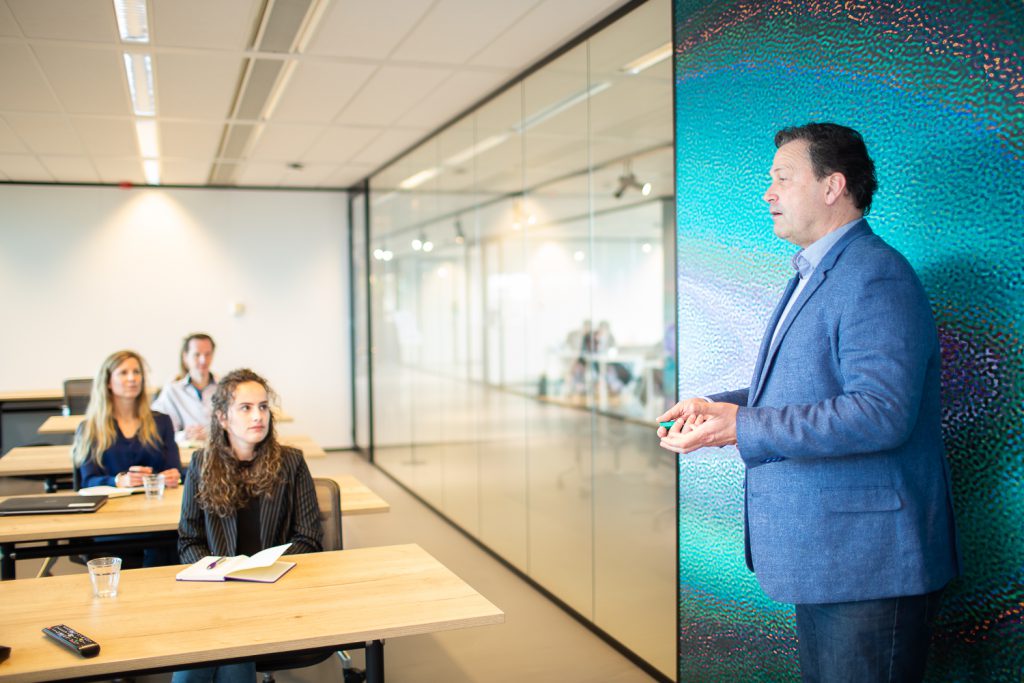 Trainee Esmeralda over het traineeship Vergunningverlener